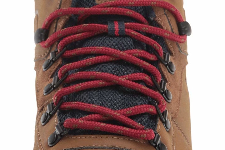 Columbia Newton Ridge Plus II Waterproof lace-up closure