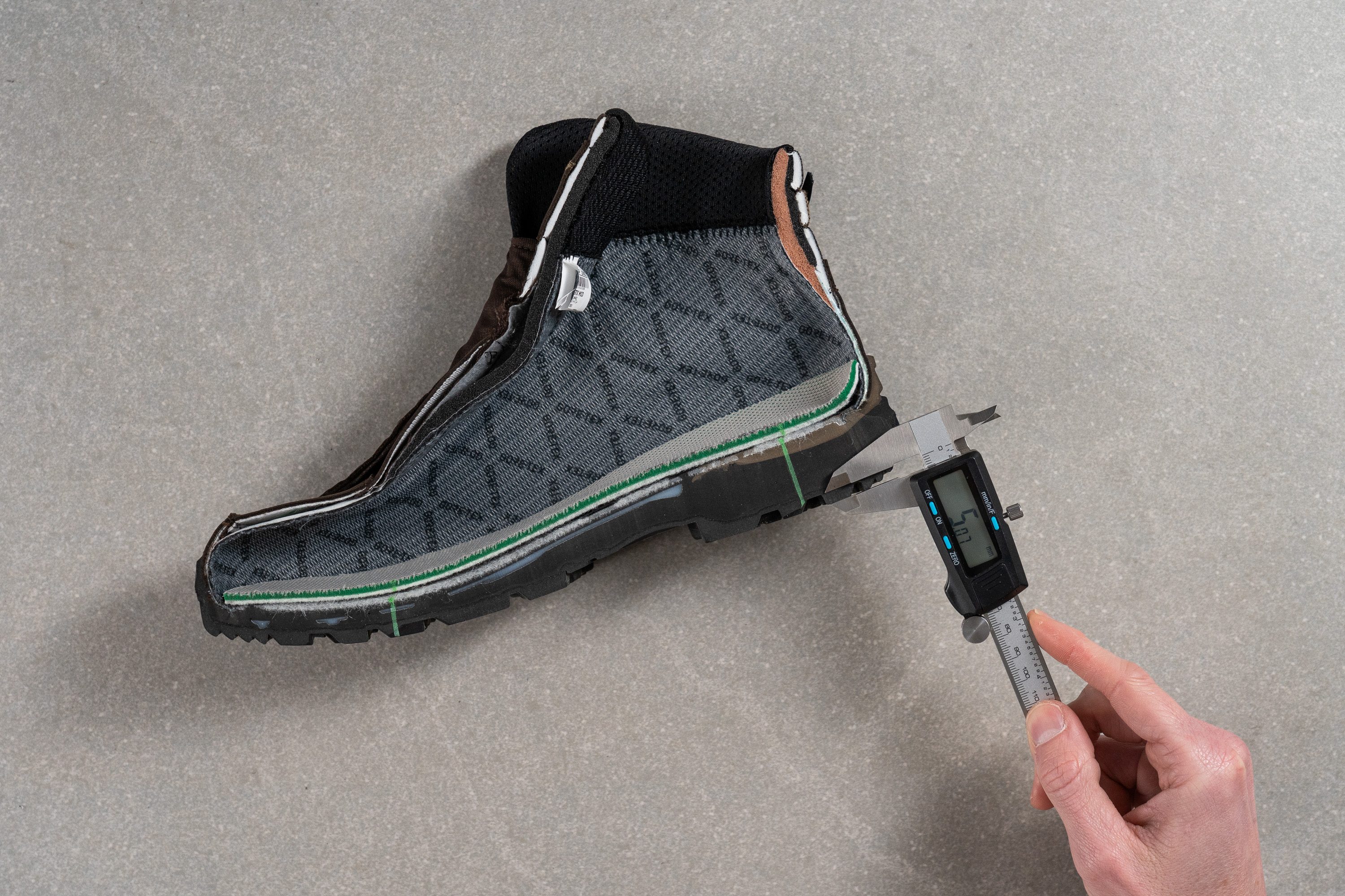 Lowa Renegade GTX Mid Lug depth measure