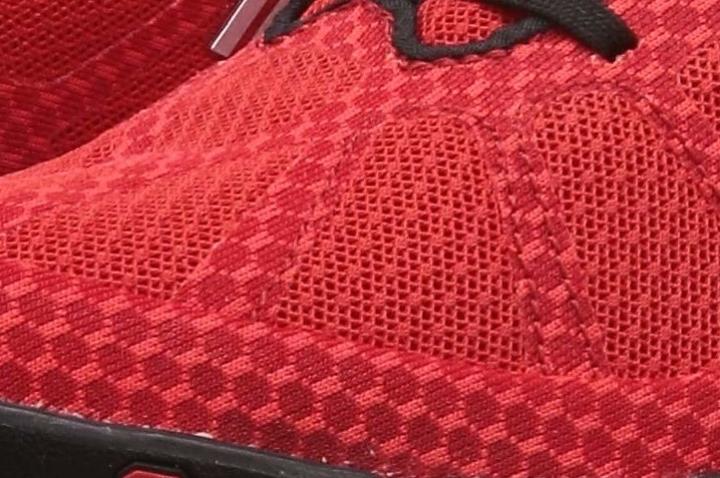 You are a forefoot/midfoot striker and prefer a vegan running shoe for the trails airmesh
