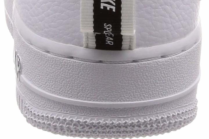 Nike Air Force 1 07 LV8 Utility Shoe heel