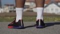 Sharp low-top sneakers Lateral stability test