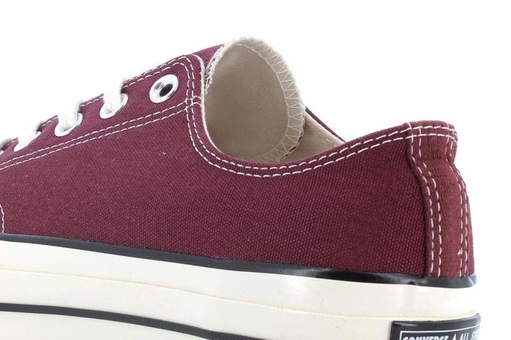 converse women Chuck Taylor Hollis Low Top Collar