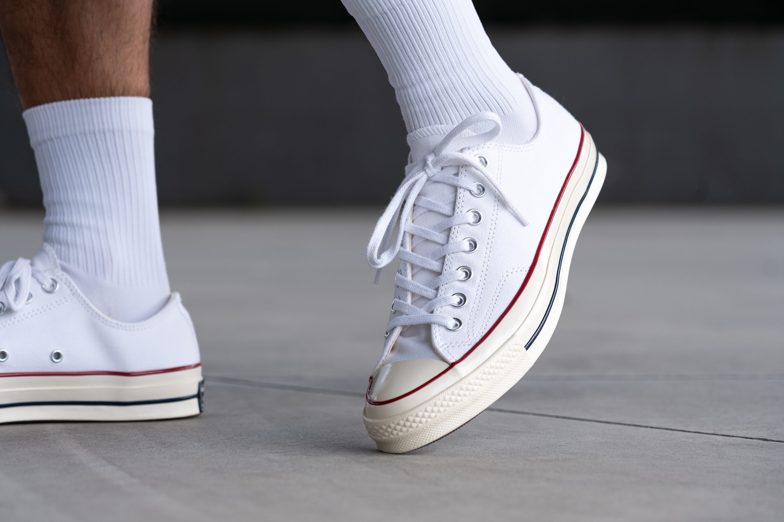 Chuck taylor low on feet on sale