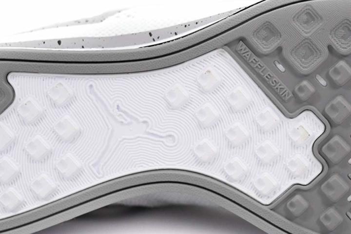 Jordan 89 Racer mitigates ground impact 