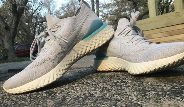 nike epic react flyknit vs zoom fly