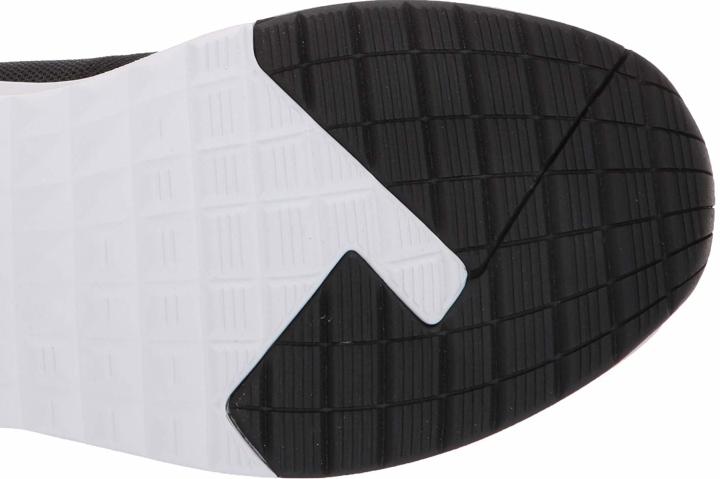 Under Armour Aura Outsole1