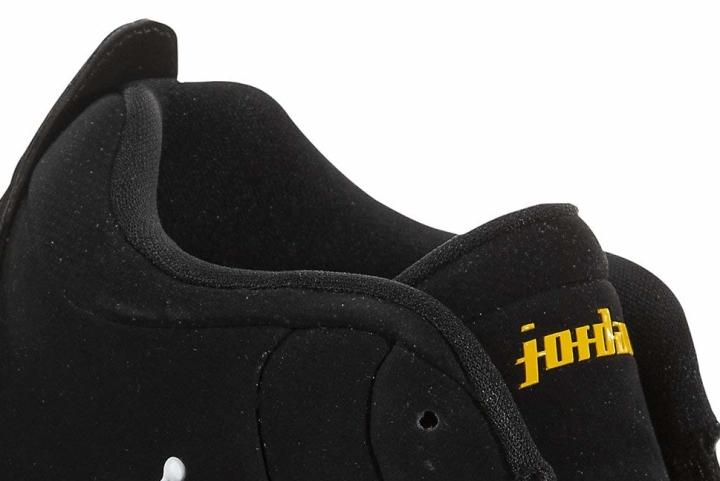 Sneakers Air Jordan Retro 5 V shoe collar