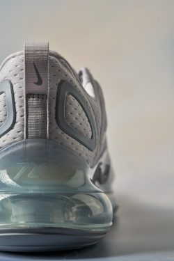 does nike air max 720 run small