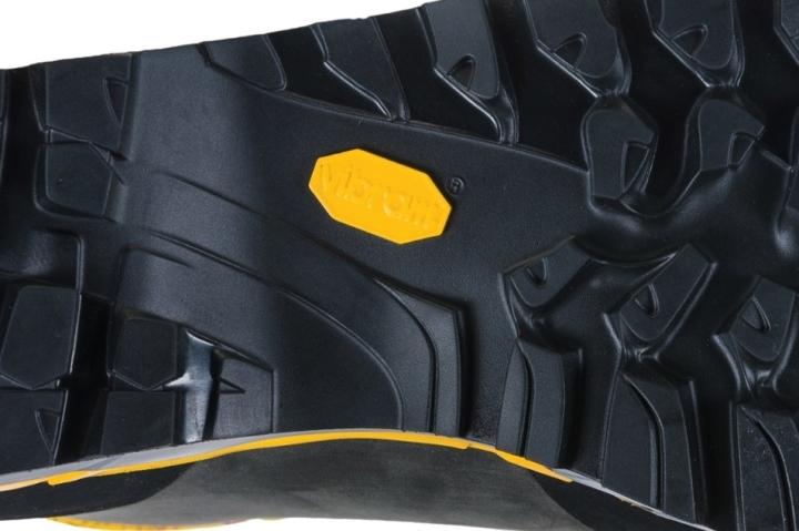 Excellent traction on all types of terrain outsole 