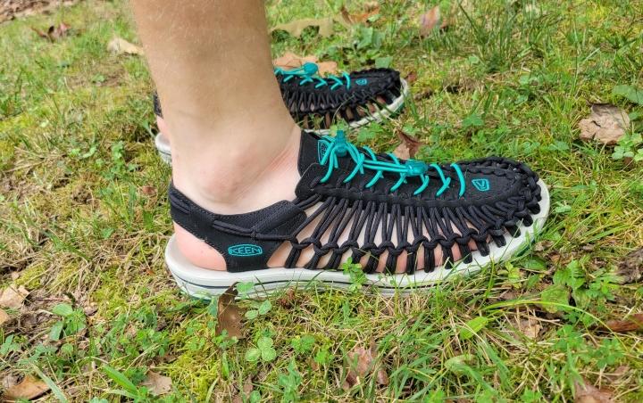 KEEN Uneek Review, Facts, Comparison | HealthdesignShops