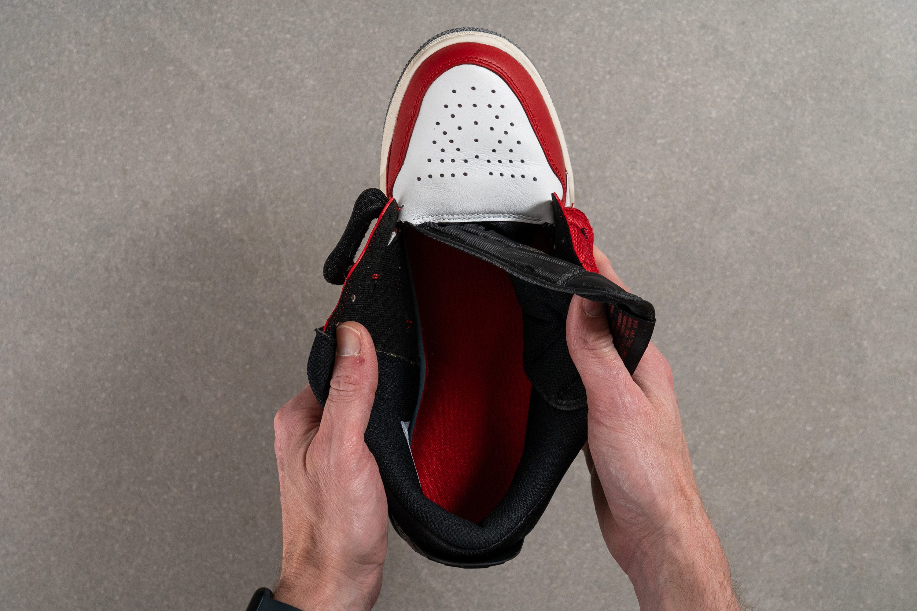 Jordan Legacy 312 Low Tongue: gusset type