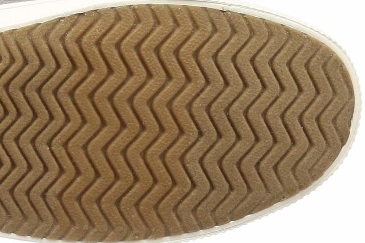 Lacks fabric and sole aesthetic Outsole