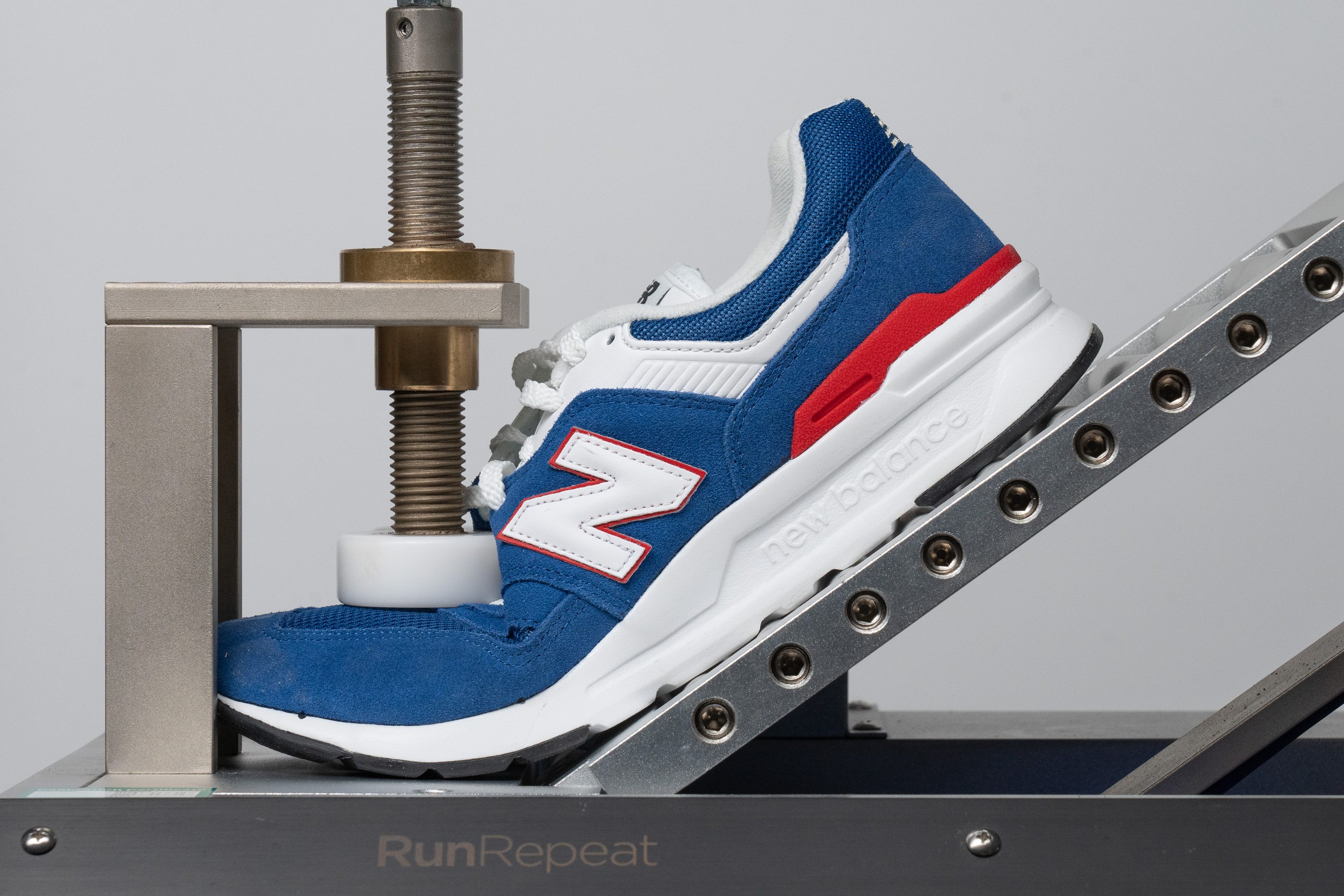 New Balance 997H Flexibility / Stiffness