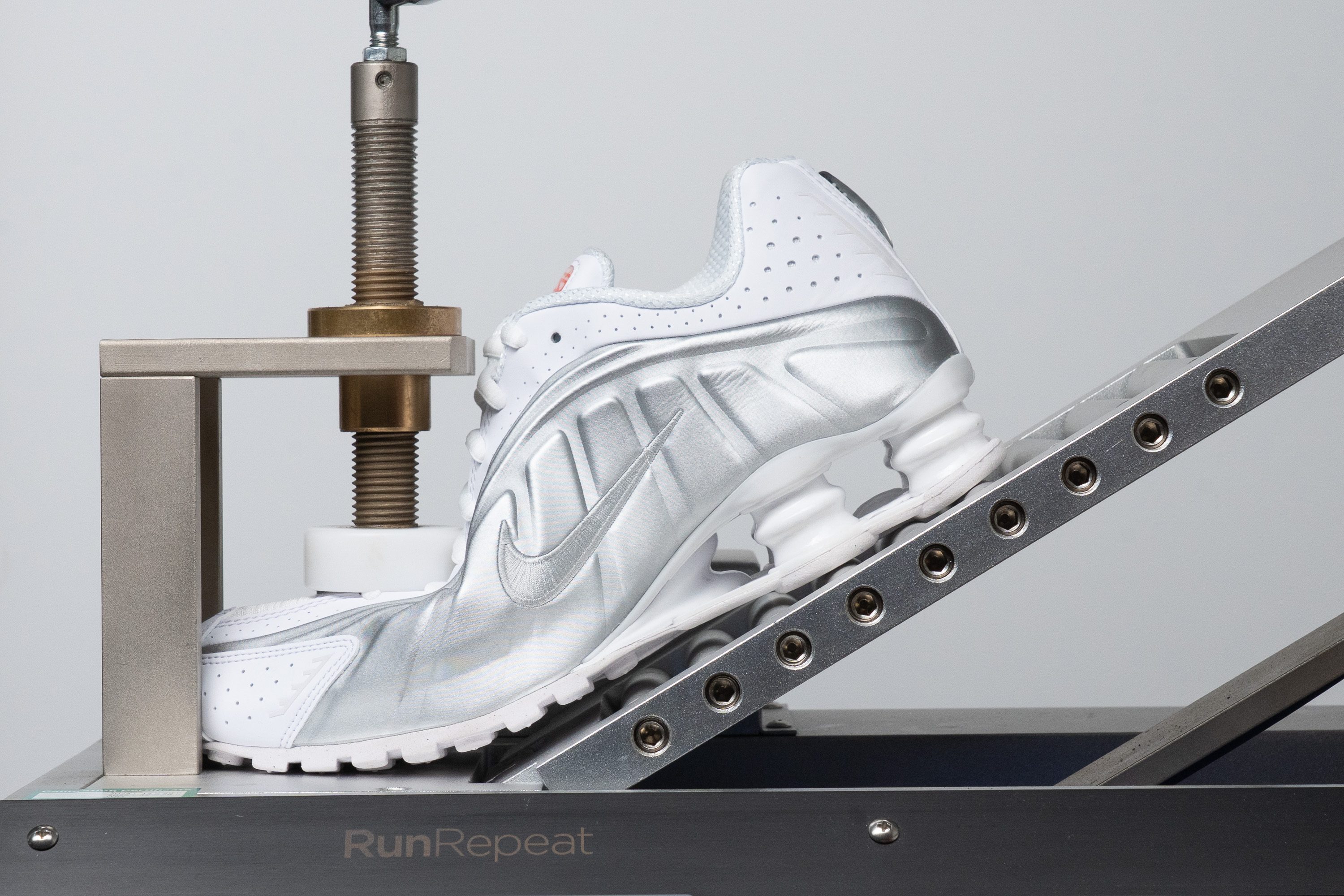 Nike Shox R4 Flexibility / Stiffness