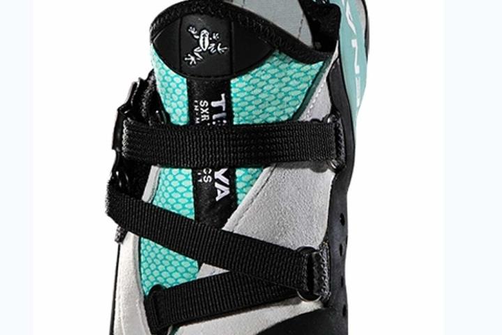 Comfortable climbing shoe strap