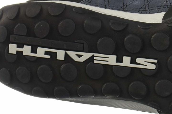 Provide adequate grip performance outsole