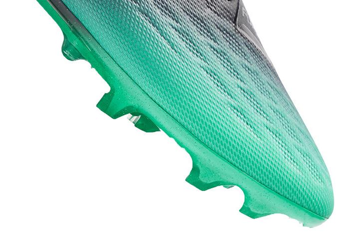 New Balance Furon Pro V5 Firm Ground  delivers reliable grip 