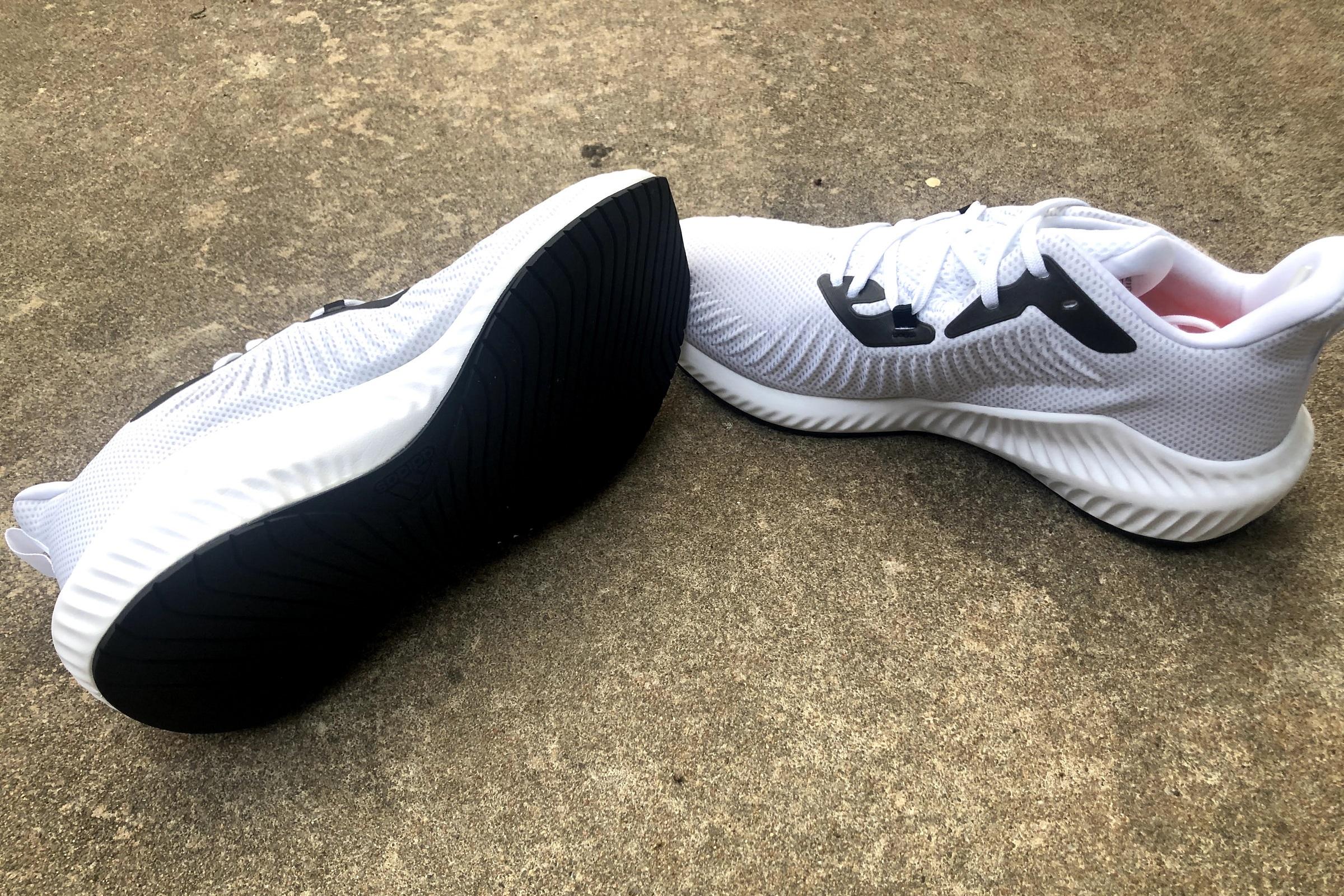 alphabounce  run em shoes review