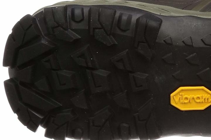 Excellent underfoot support outsole 1