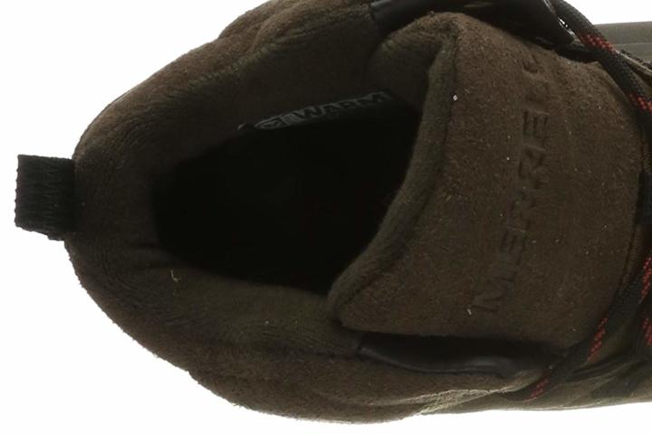 Excellent traction on dry, wet, and icy surfaces insole