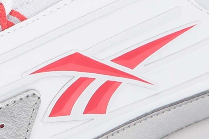 Reebok DMX Series 2200 logo