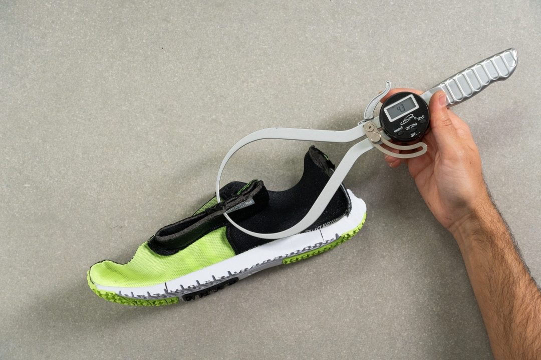 Cut in half: Nike Flex Control 4 Review | RunRepeat