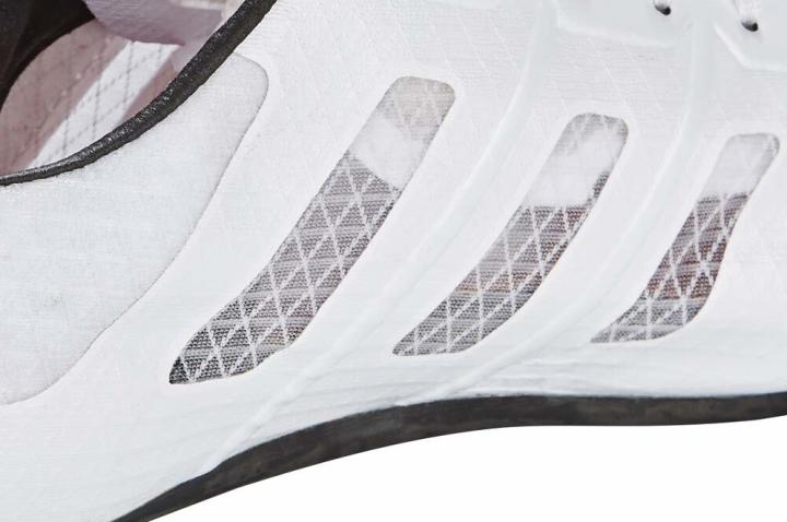 Prolight Techlaces feather-like weight outsole Far to tighten the shoe