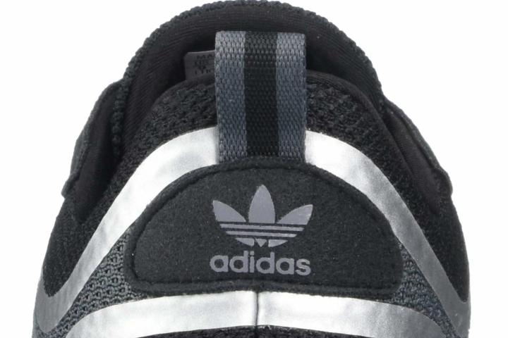 Adidas Haiwee pull tab and label