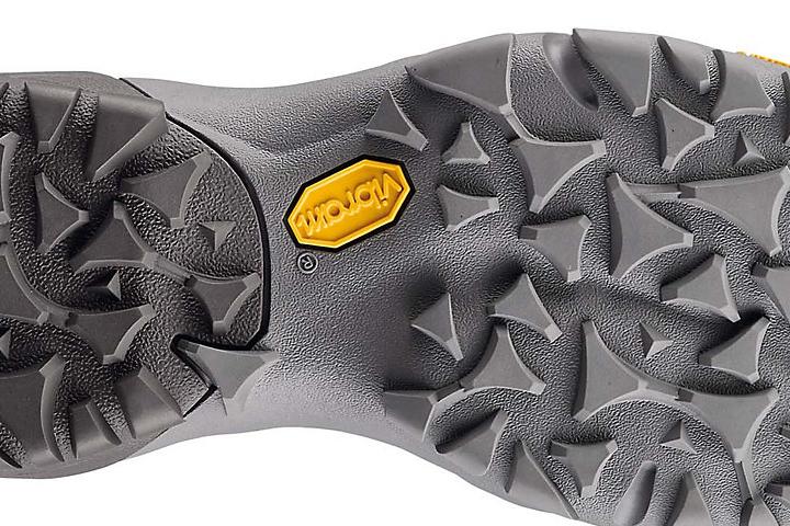Prefer a hiking boot that keeps the foot warm in really cold weather conditions outsole