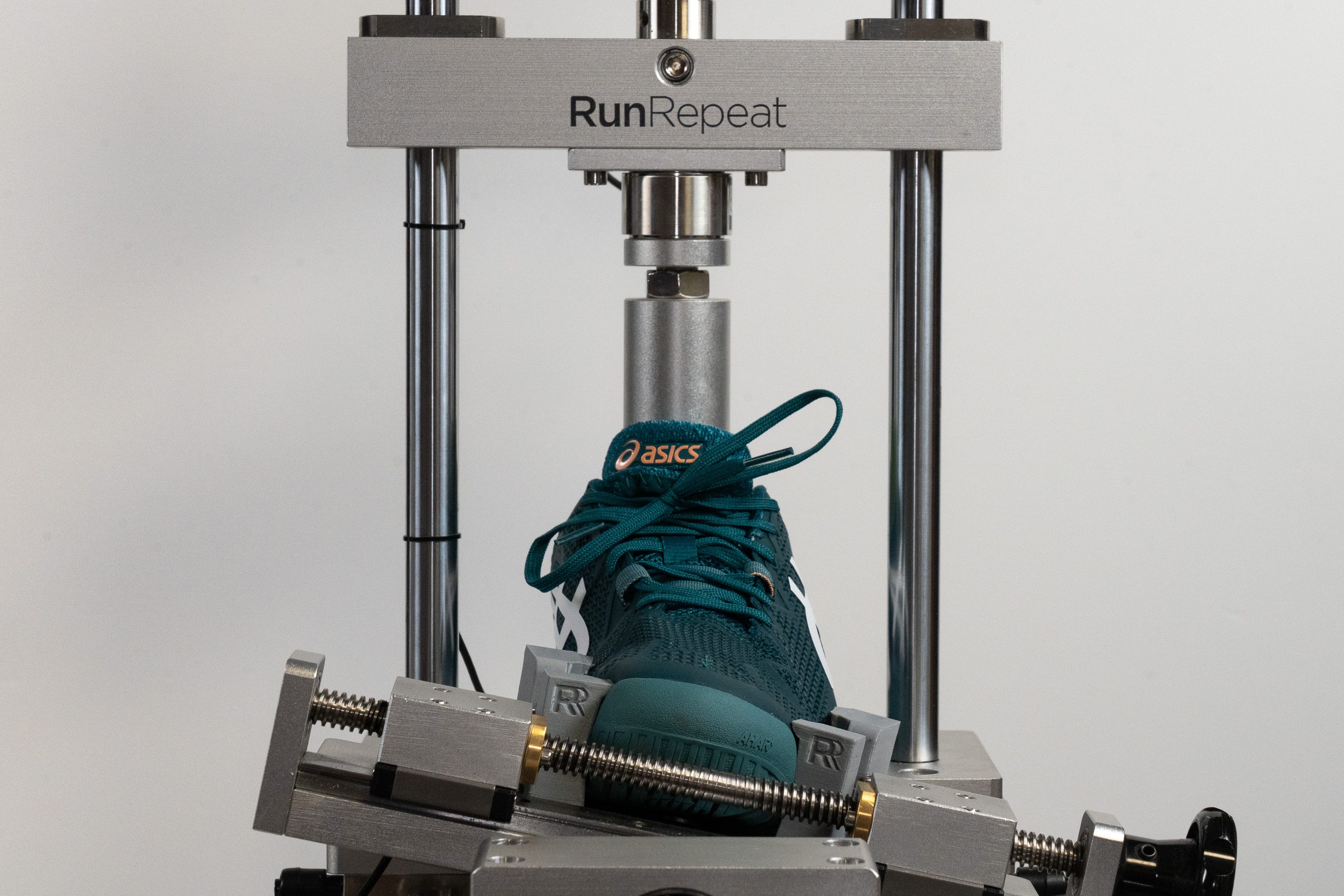 ASICS Gel Resolution 8 Torsional rigidity