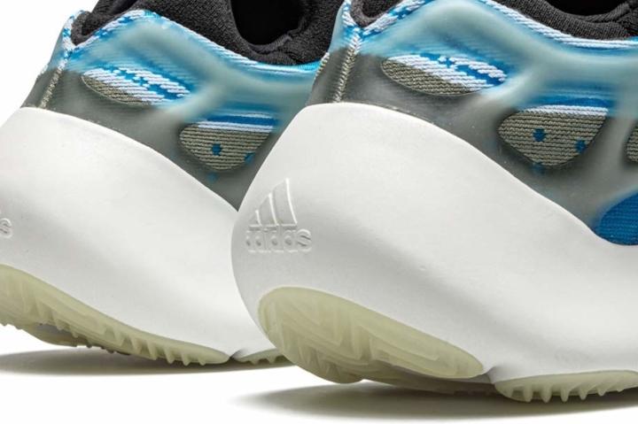 Adidas Yeezy 700 v3 Footbed