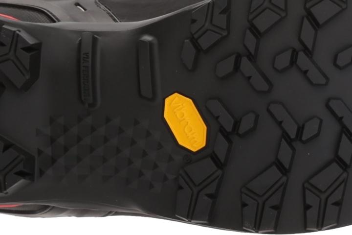Dependable performance on technical approaches outsole