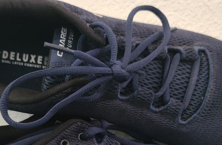 under-armour-charged-pursuit-2-laces.jpg