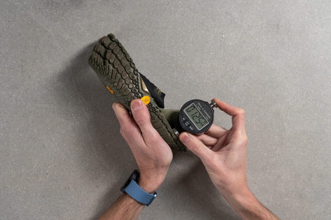 Cut in half: Vibram Fivefingers V-Trek Review (2023) | RunRepeat