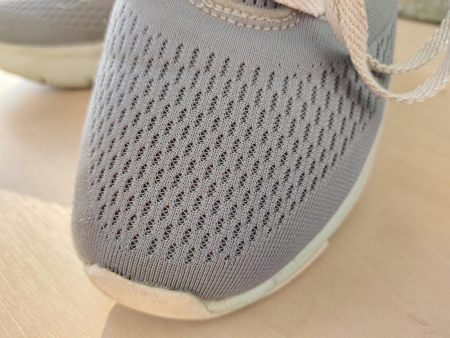 arch fit skechers shoes