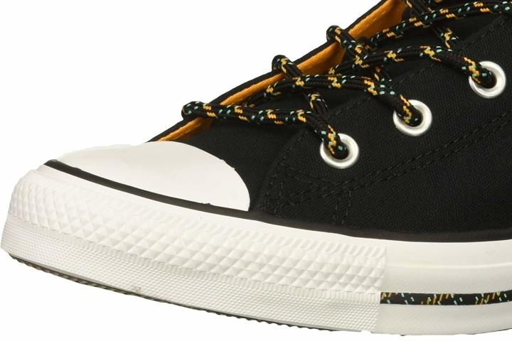 Converse Chuck Taylor All Star Street Mid toebox