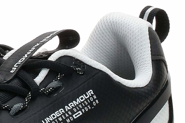 Under Armour HOVR Summit collar