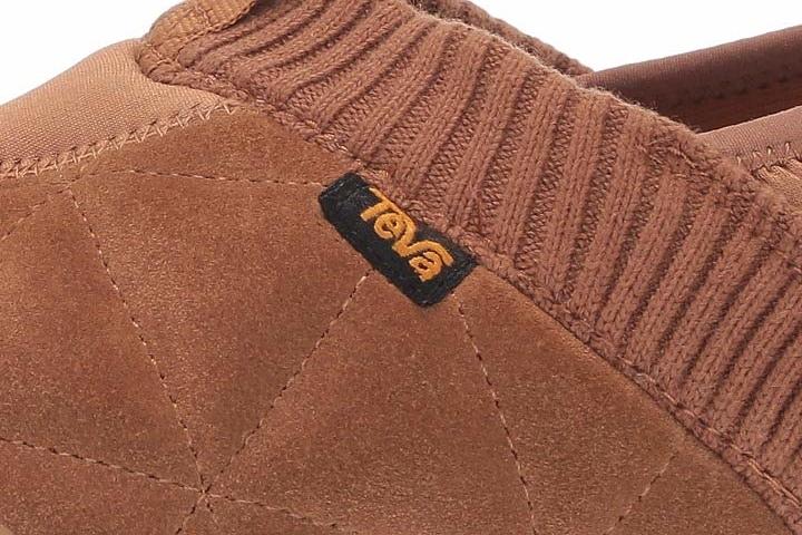 You want a shoe with a lightweight EVA midsole and cushioned footbed for a slipper-like comfort Shearling logo
