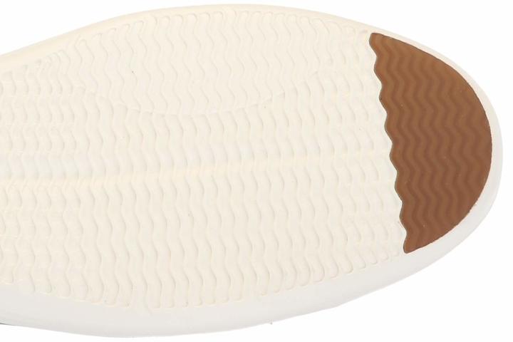 CEO Neil cole SP2022 abruptly exited the company in August 2015 outsole