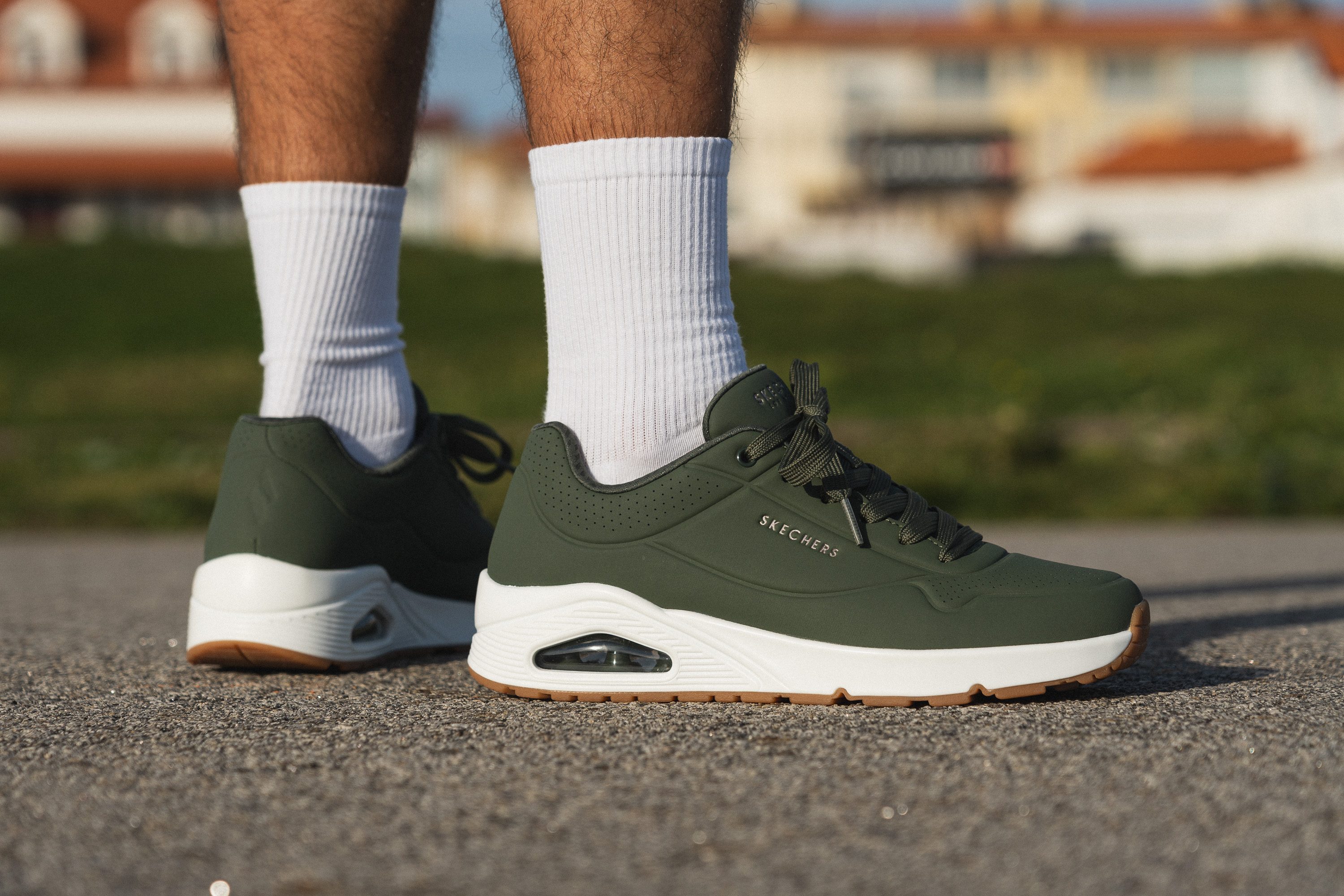 Skechers Uno - Stand On Air_outdoor_01