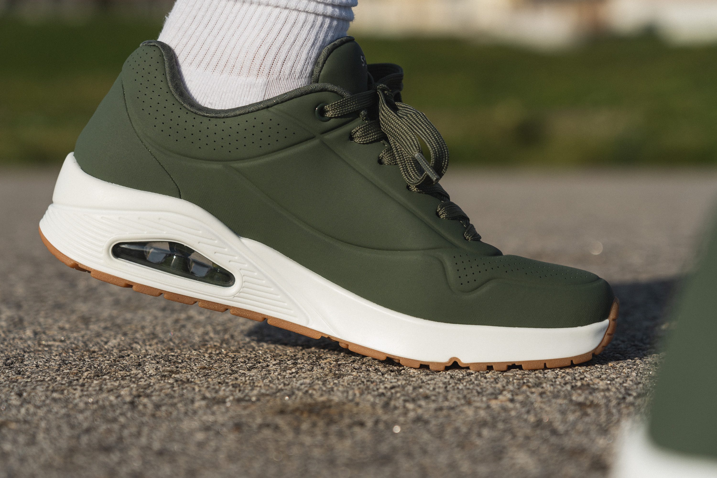 Skechers Uno - Stand On Air_outdoor_012