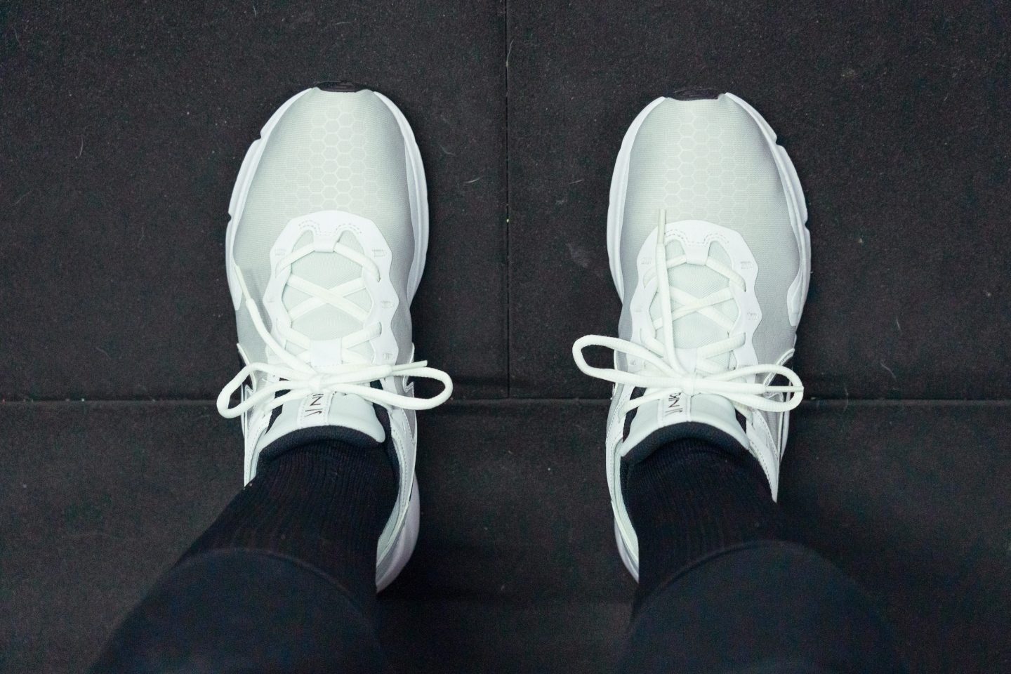 nike men's legend essential 2 training shoes review