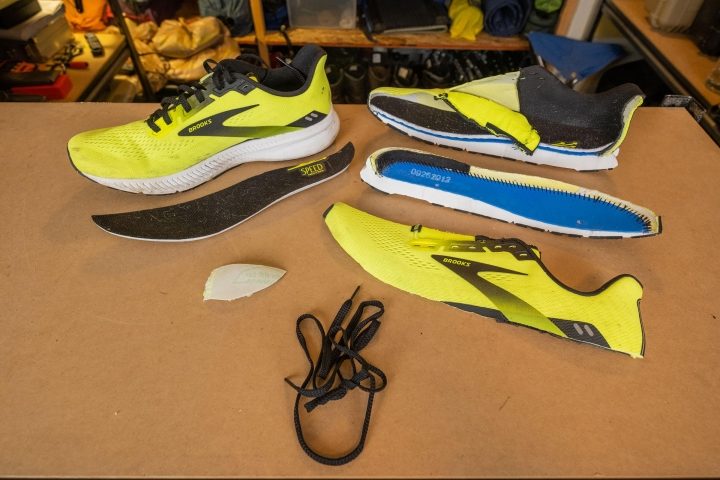 brooks navy Launch 8 pieces of the shoe