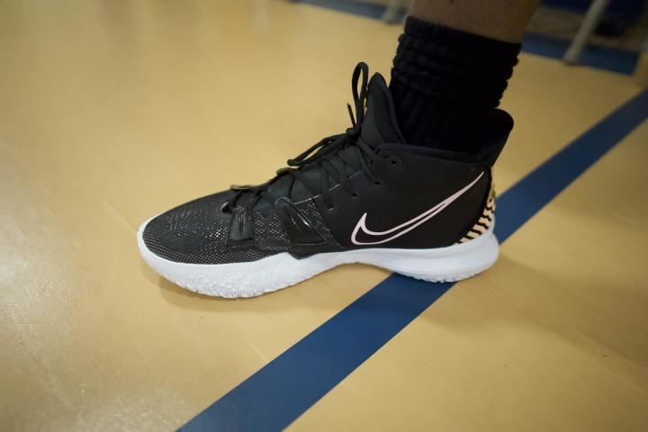 nike kyrie 7 sideview onfeet