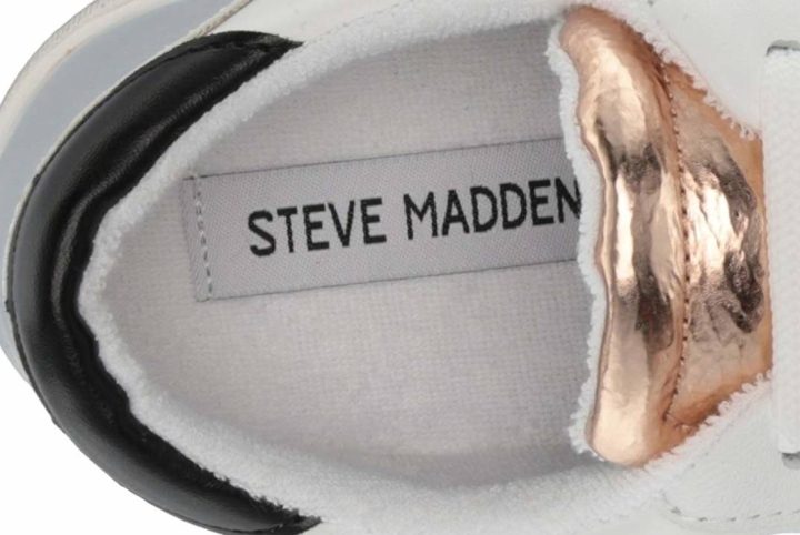 Phenomenal comfort for long wears steve-madden-rezume-insole-tongue