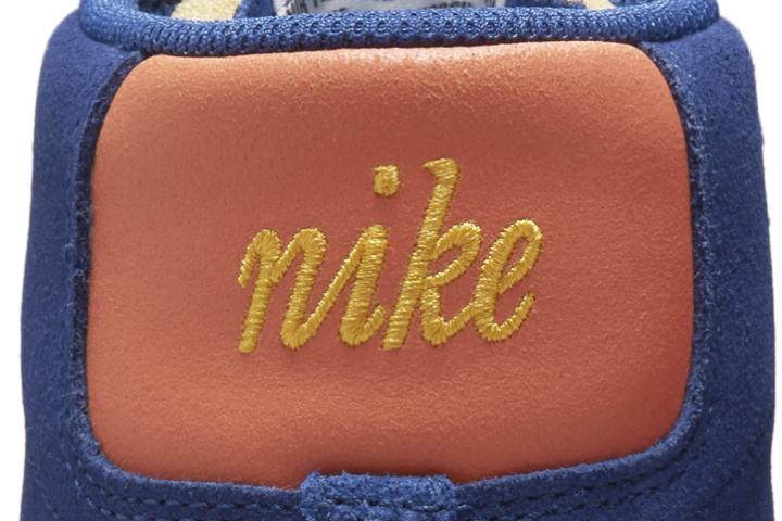 Nike Blazer Mid 77 heel logo