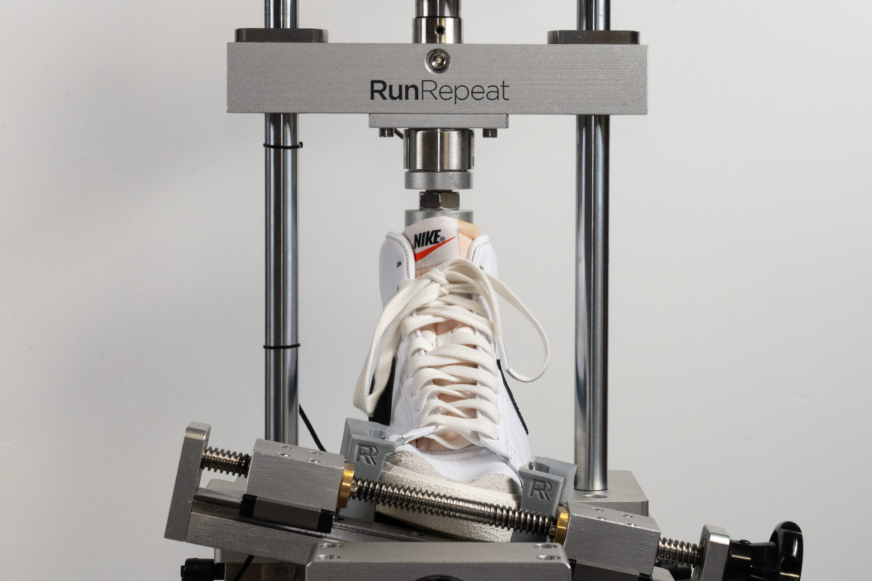 Nike Blazer Mid 77 Torsional rigidity