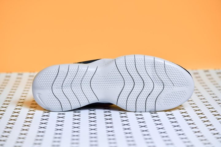 Nike-Flex-Experience-Run-10_ outsole.jpg