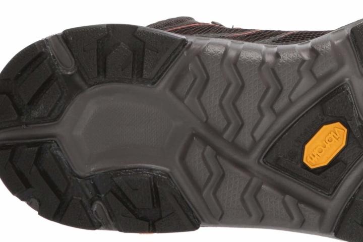 Hoka Toa GTX Sticky on rocks