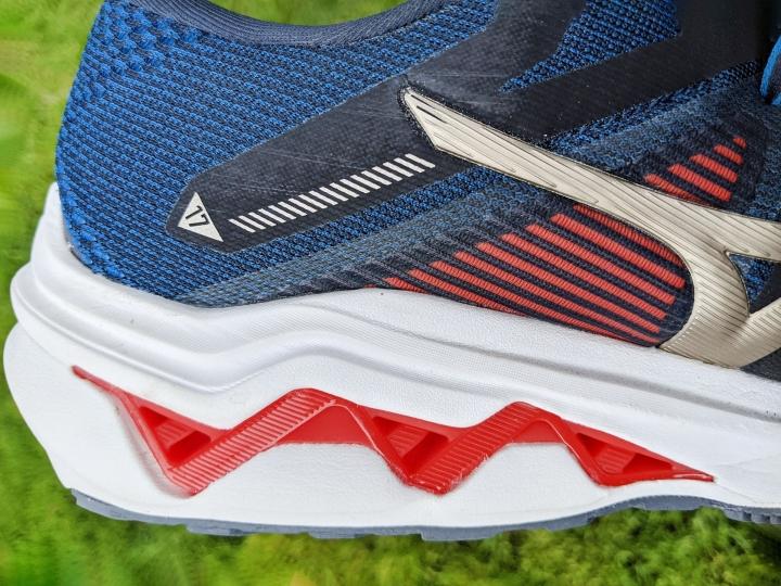 Mizuno Wave Inspire 17 Review, Facts, Comparison | RunRepeat